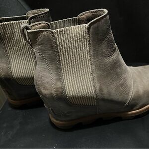 Sorel Women's Taupe Elastic-Side Chelsea Ankle Boots